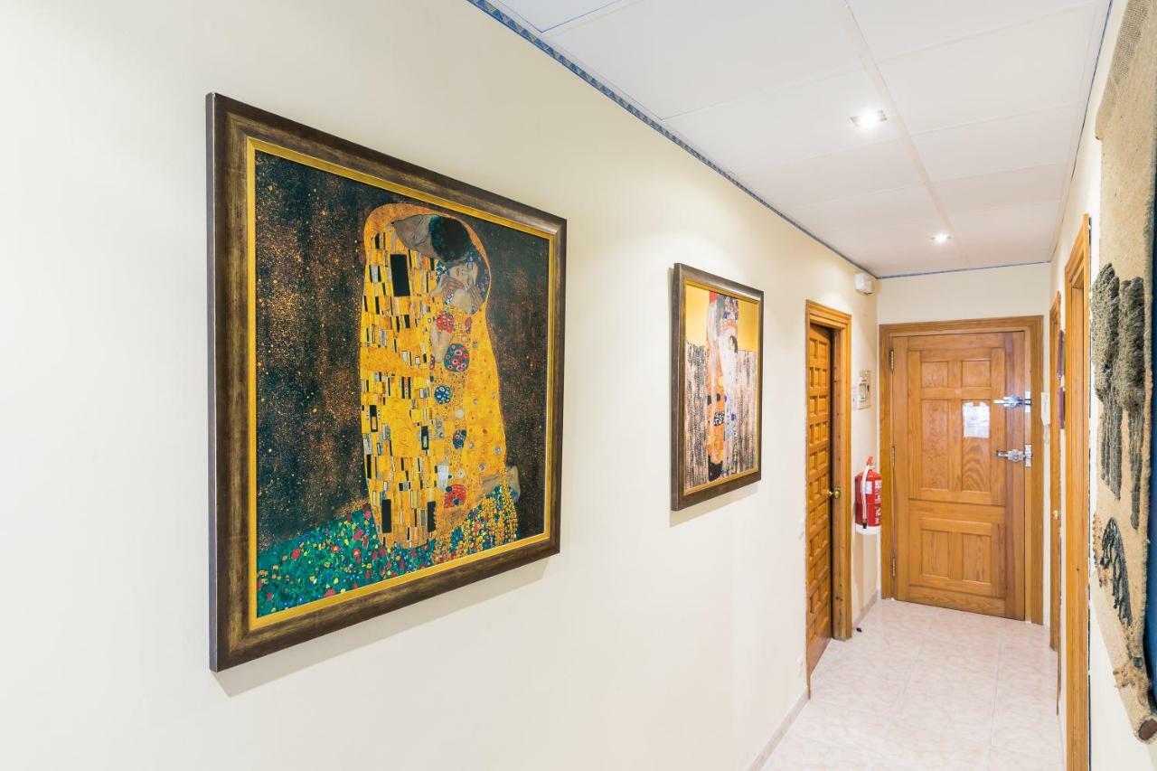 Apartamentos Turisticos Turistoledo Bilik gambar